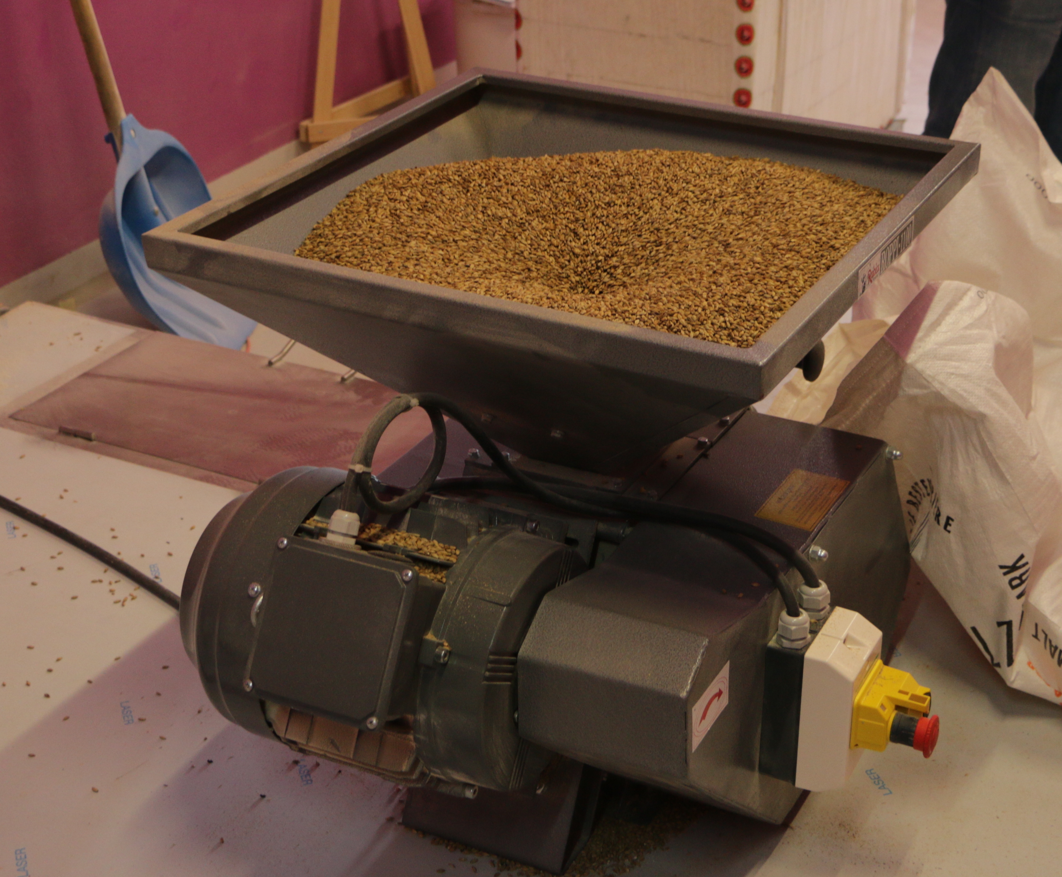 brewery-grinding-of-barley-malt-1-sounds-of-changes